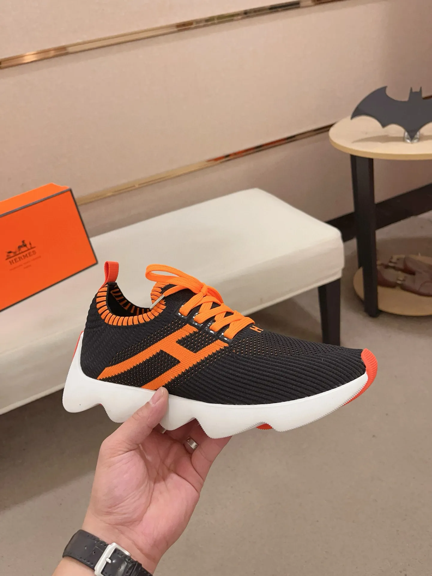 Men's clothing and shoes💰: 420💰《HERMES》【Classic Original Version】Hermès; top 🔝purchasing agent🔍🔍men's latest 🇺🇸 counters are on sale at the same time, original fly-knit fabric imported from Italy is exquisite in workmanship (Italian 🇮🇹Imported water-dyed 🐂cowhide lining) sole: original sole provided by the original factory, ⚠️exclusive double-layer activity·TPR·rubber·combined molded outsole; Code number: 38-44 (45/46 can be customized, non-refundable)